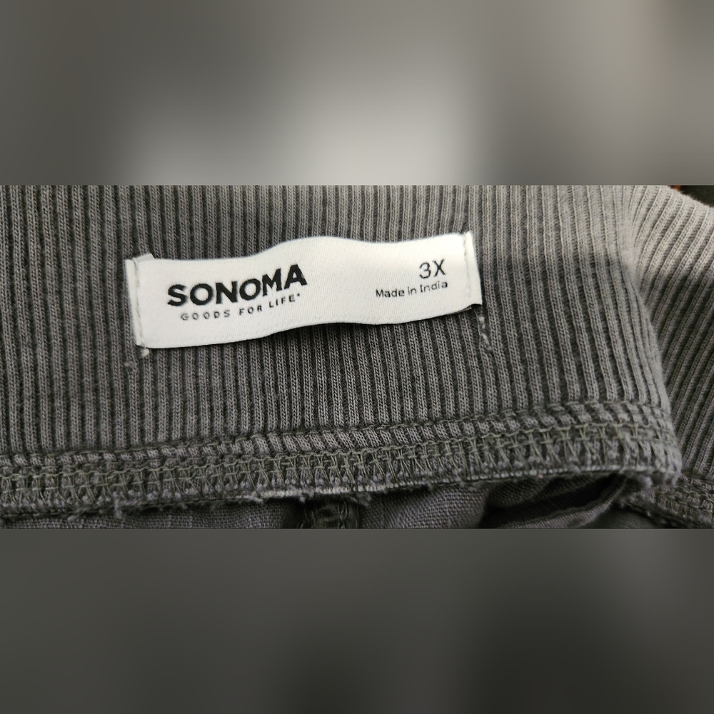 Sonoma Women's Charcoal Cargo Shorts 3X - Picture 3 of 3